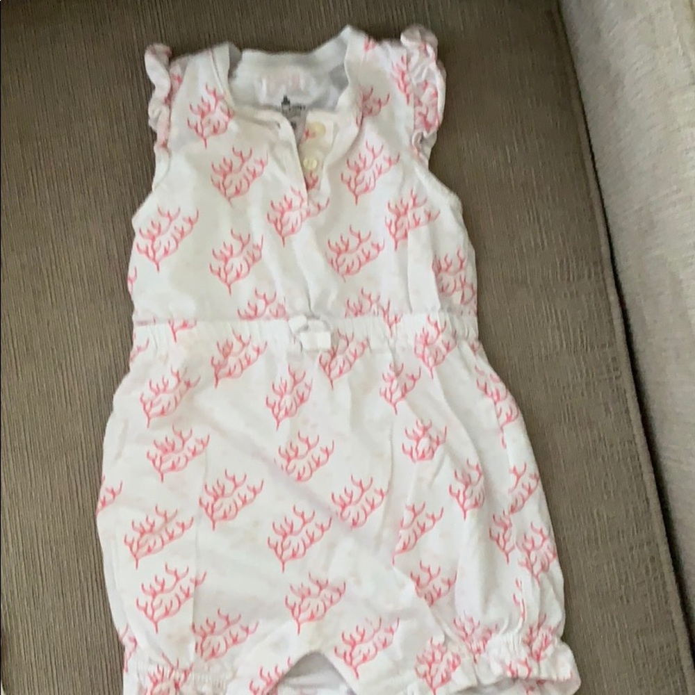 One piece short sleeveless design pink and white